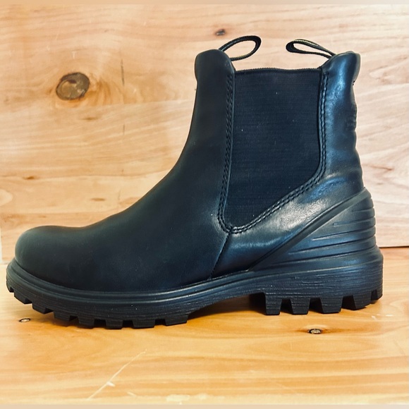 ECCO Women's Tredtray Black Leather Chelsea Boot! - Picture 4 of 15
